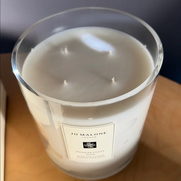 Jo Malone Pomegranate Noir Candle, 4-wick luxury size - Picture 3 of 12